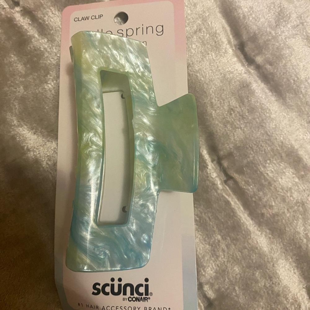 Scunci Blue Claw Clip